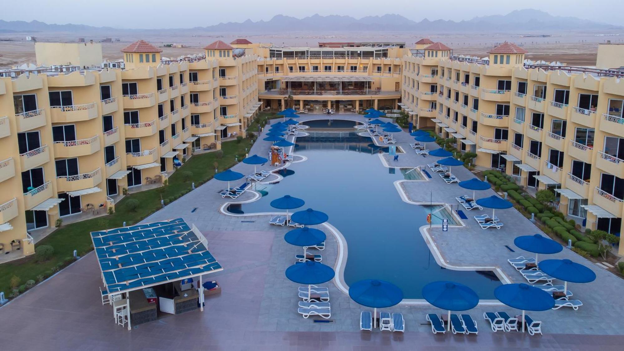 Rezort Amwaj Club Abu Soma 4*